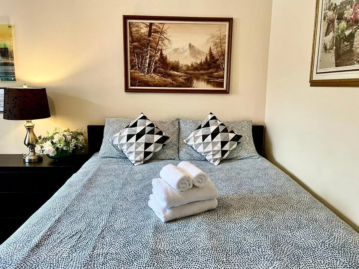 Perfect Home-Private Washrooms,Free Parking,High Speed Net Toronto Canadá