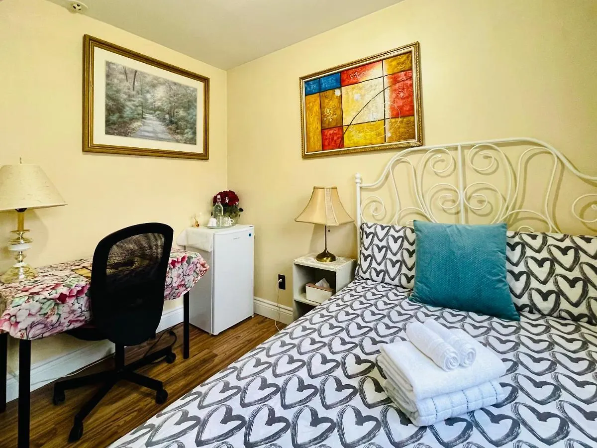 Perfect Home-Private Washrooms,Free Parking,High Speed Net Toronto Habitación en casa particular