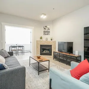 New Cozy 2 Bedrooms W Parking Apartment Calgary